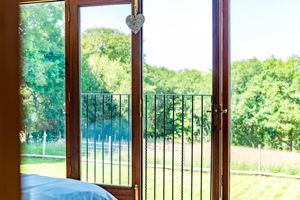 Photo 32- click for photo gallery